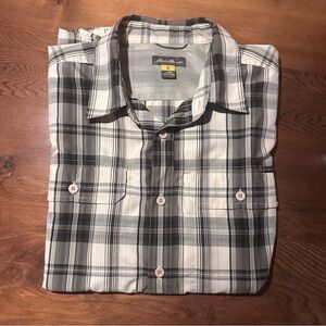 Men's Voyager Flex Short-Sleeve Shirt - Eddie Bauer men’s medium